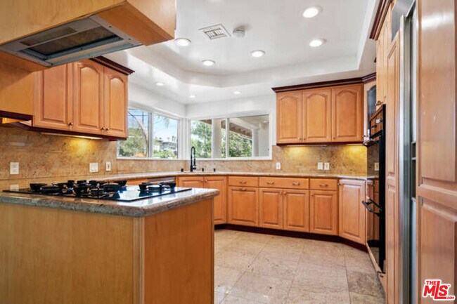 Building Photo - 3401 Alginet Dr