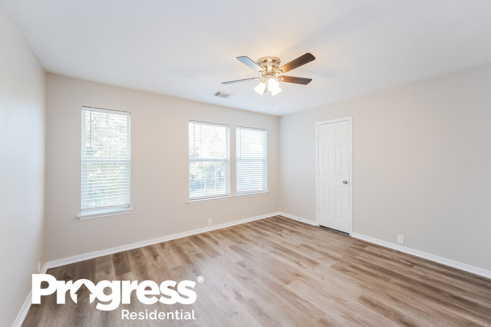 Building Photo - 17506 Hoover Gardens Dr