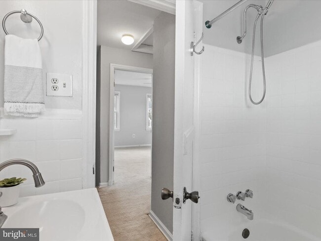 Building Photo - 2236 Arlington Terrace