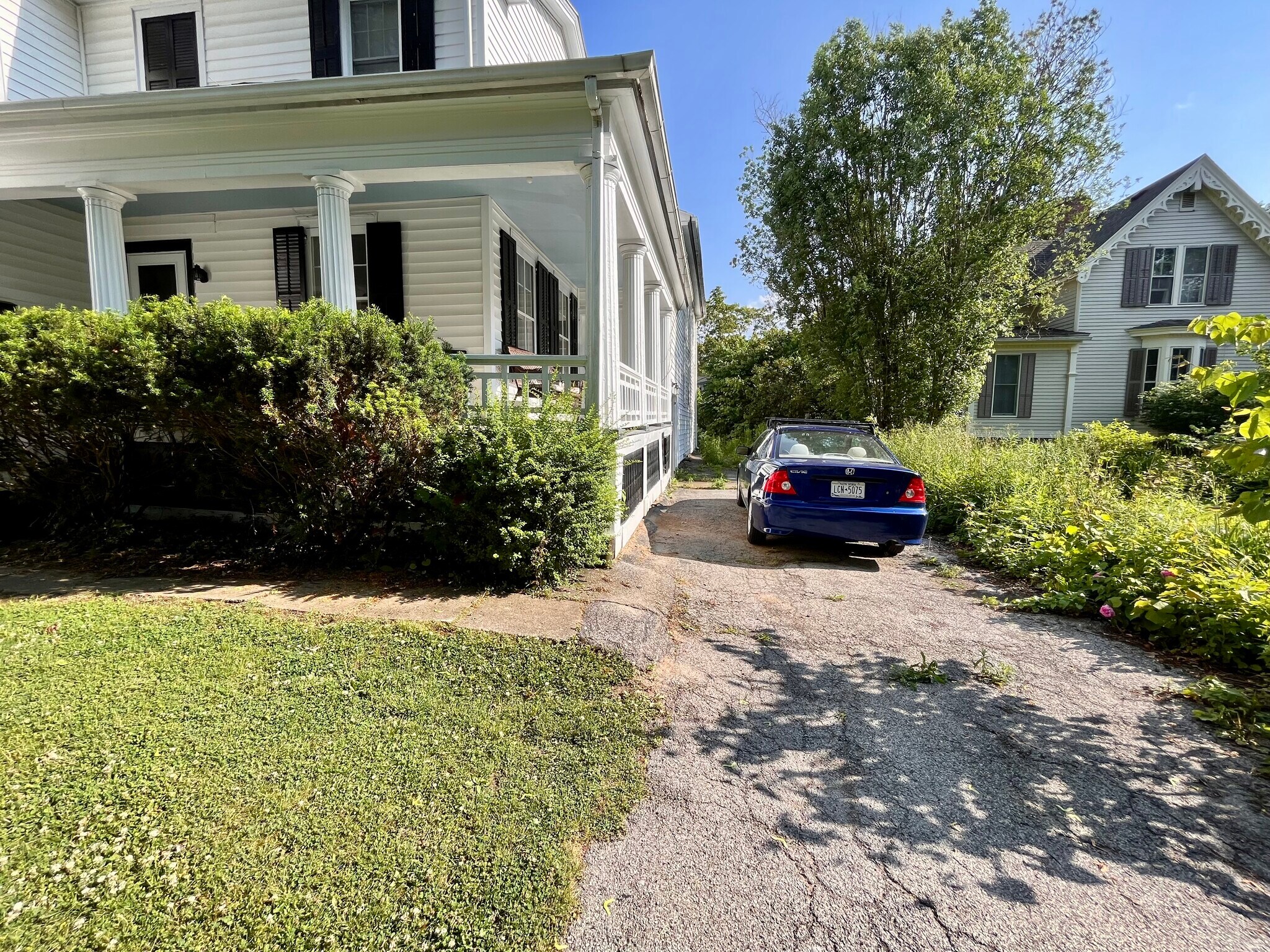 Building Photo - 52 Center St