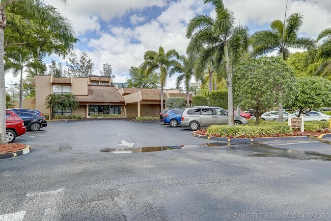 Building Photo - 6751 N University Dr