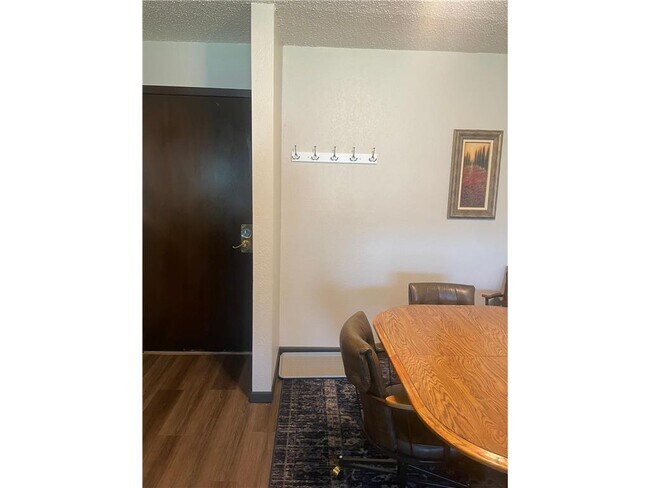 Building Photo - 812 Hills Ave