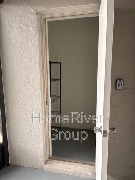 Building Photo - 67 Windtree Ln