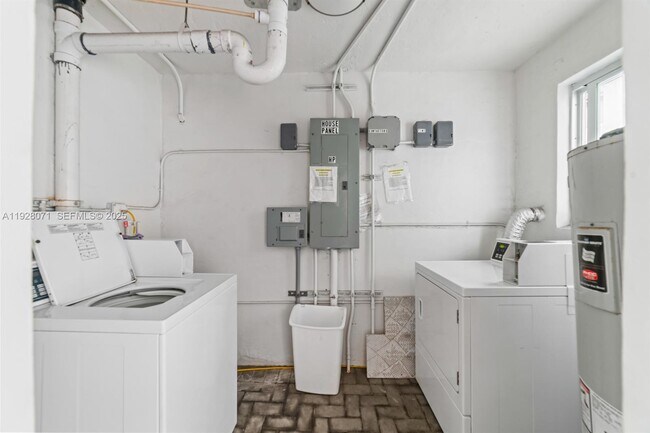 Building Photo - 3755 NE 167th St