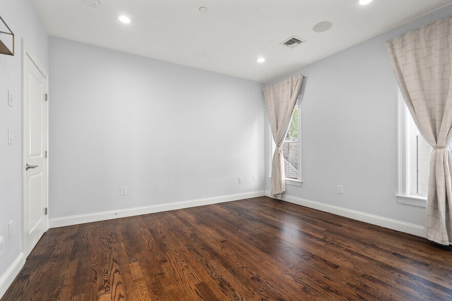 Building Photo - 74 Brookley Rd