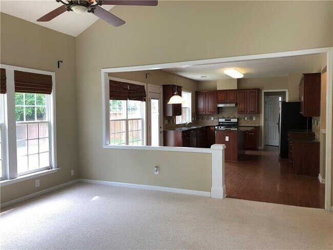 Building Photo - 203 Revillion Way