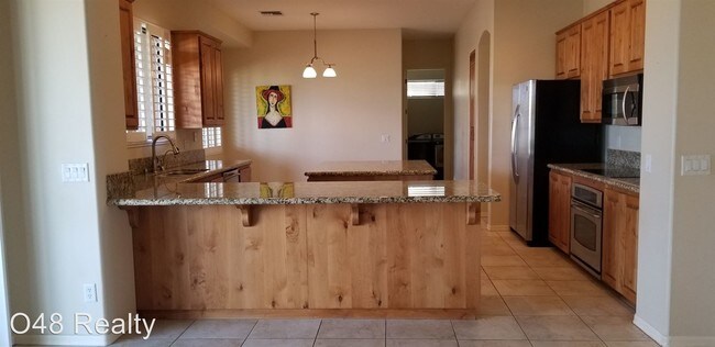 Building Photo - 3 br, 2 bath House - 14032 E Cavedale Dr