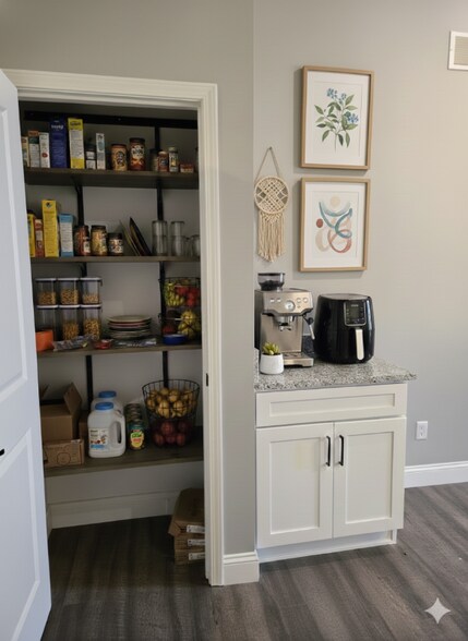 Building Photo - 231 Old Schaeffer Ln