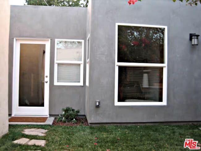 Building Photo - 4125 Huron Ave