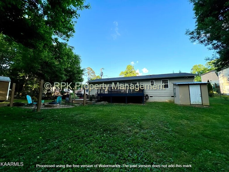 Building Photo - 5615 Karen Dr