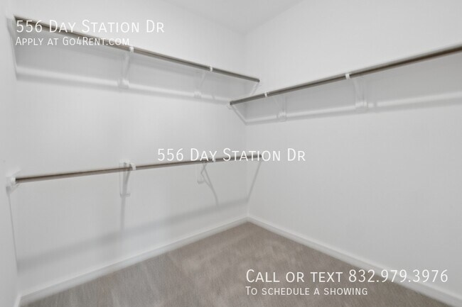 Building Photo - 556 Day Sta Dr
