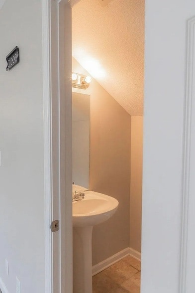 Building Photo - 3136 Brook Hill Dr