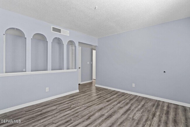 Building Photo - 10222 Dunbarton Dr
