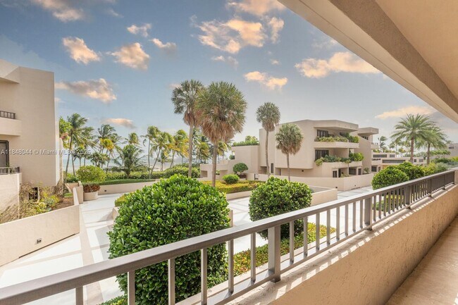 Building Photo - 251 Crandon Blvd
