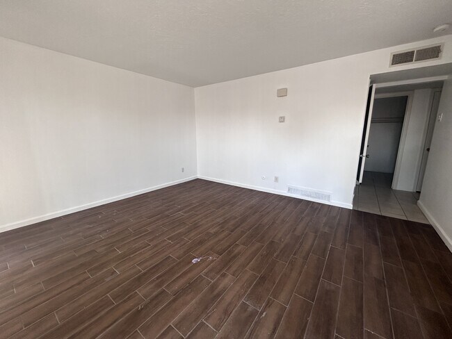 Building Photo - 10805 Towner Ave NE