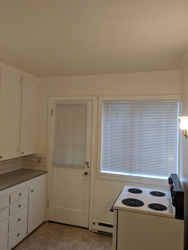 Building Photo - HALPC02