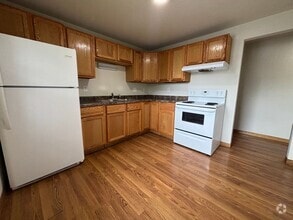 Building Photo - Regal Landing ||