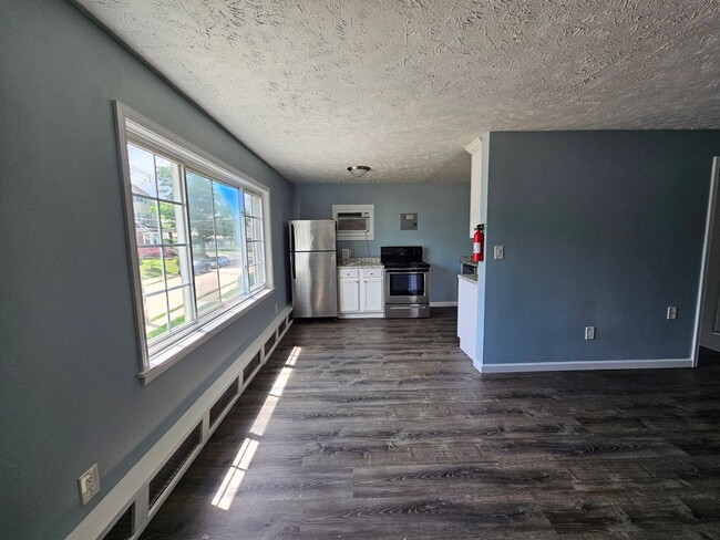 Primary Photo - 2 bedroom 1 bath apartment located in Bell...