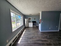 Building Photo - 640 Highland Pl