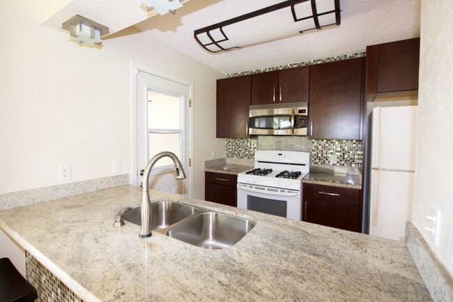 Building Photo - 94-846 Lelepua St #22D