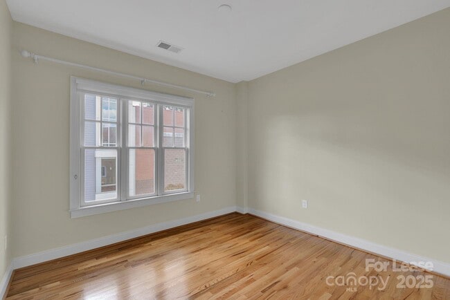 Building Photo - 336 Magnolia Ave