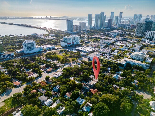 Building Photo - 143 NE 43rd St