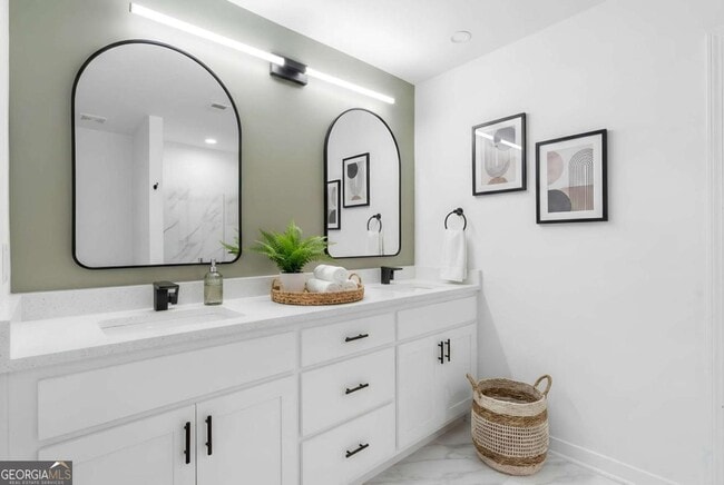 Building Photo - 408 E Marable St