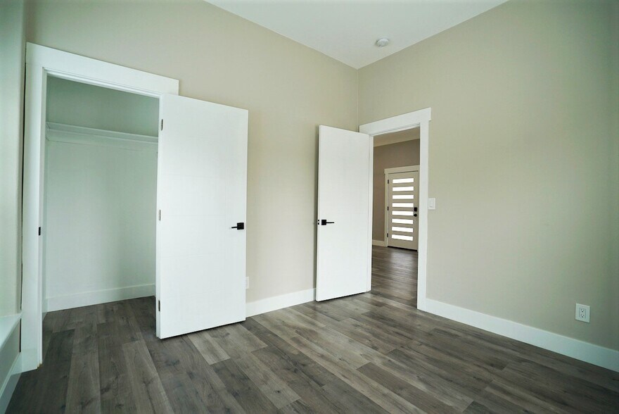 Building Photo - 1633 62nd St