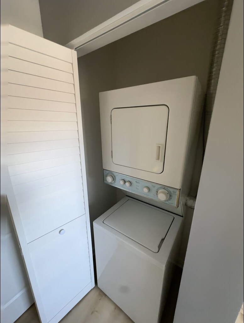 Building Photo - 13809 Actina Ave