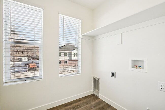Building Photo - 1090 S 400 W