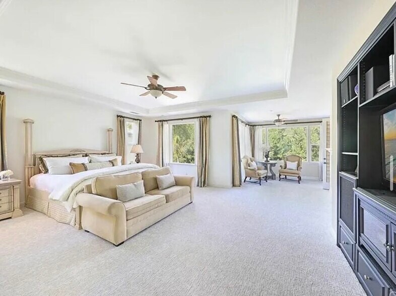 Building Photo - 2531 Costero Magestuoso