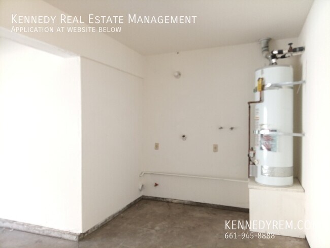 Building Photo - 1645 Cactus Dr