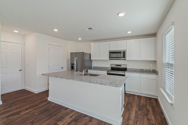 Building Photo - 7650 Belhaven Ln