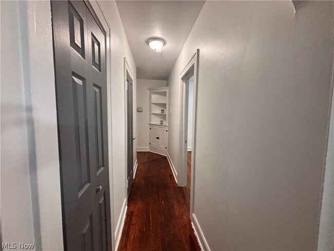 Building Photo - 1340 W 65th St