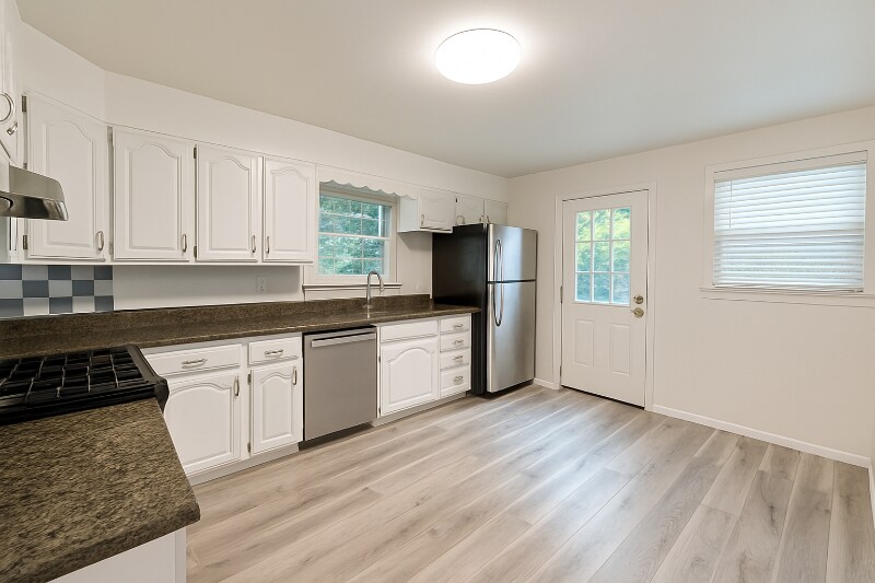 Building Photo - 4902 Elsmere Ave