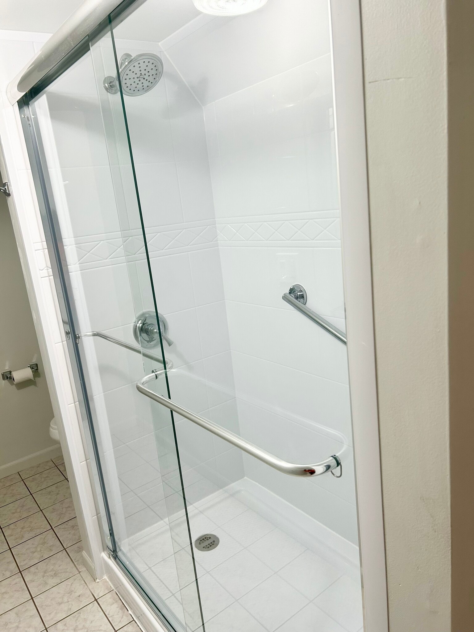 Master Bathroom - 10 Devon Ter