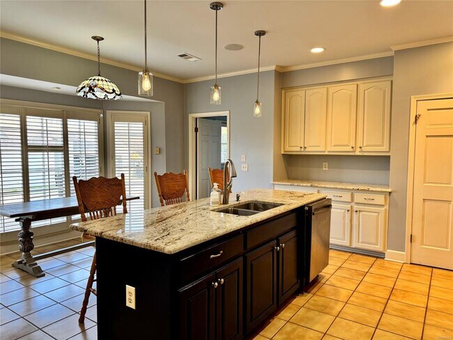 Building Photo - 2630 Aimee Dr