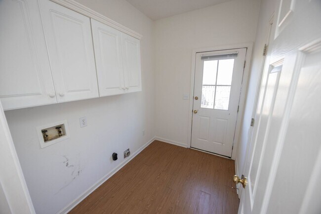 Building Photo - 9336 Bristlecone Dr