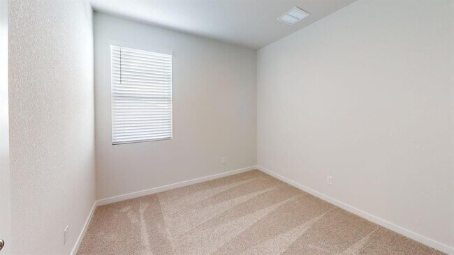 Building Photo - 201 Firefox Wy