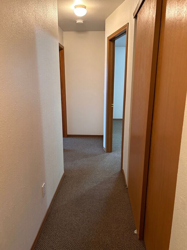 Building Photo - 607 Taylor