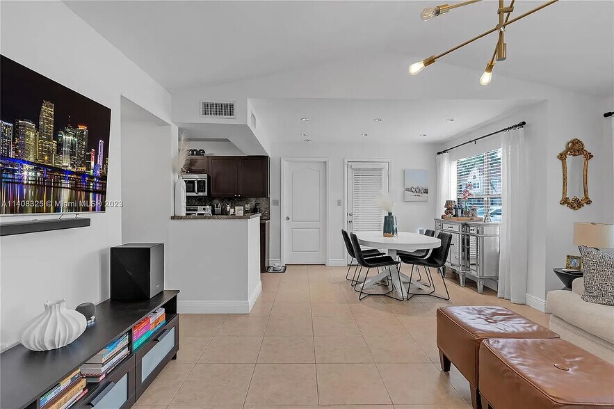 Building Photo - 10441 SW 156th Ct