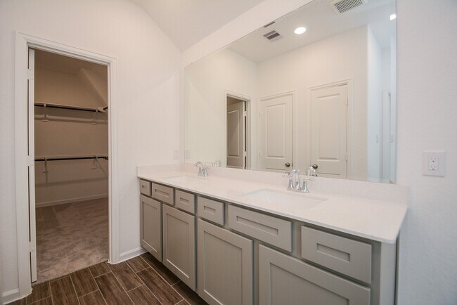 Building Photo - 571 Dry Fork Ln