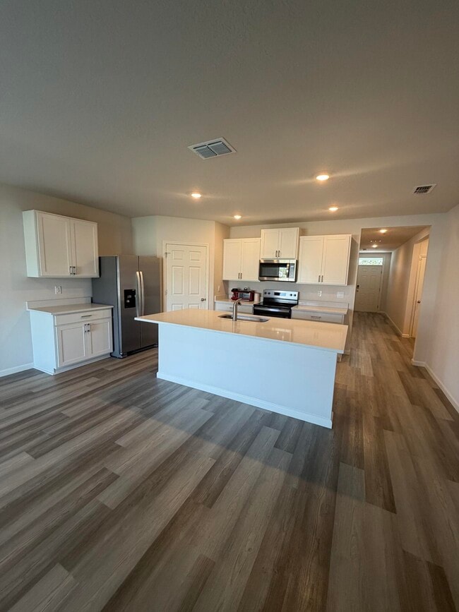 Building Photo - 2008 Olympia Ave SW