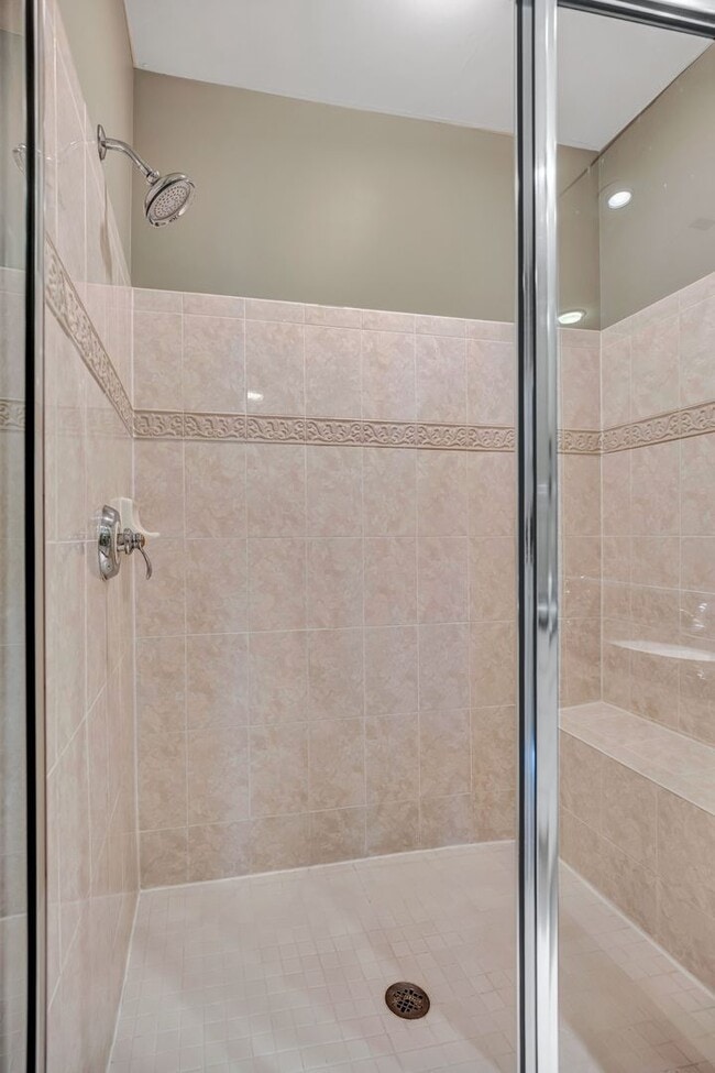 Building Photo - Stunning 4BR All-Brick End-Unit Townhome with Rooftop Terrace in Potomac Greens