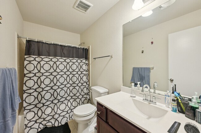 Building Photo - 2222 Mountain Quail Wy