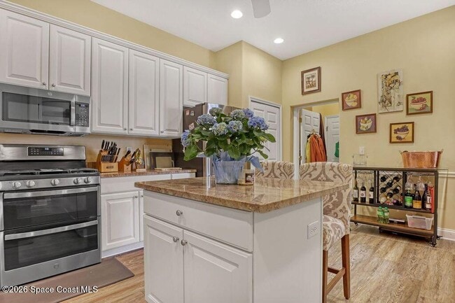 Building Photo - 792 Bayside Dr