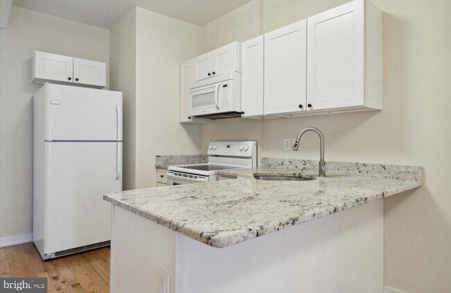 Building Photo - 1206 E Palmer St