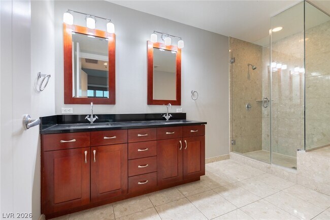 Building Photo - 4575 Dean Martin Dr