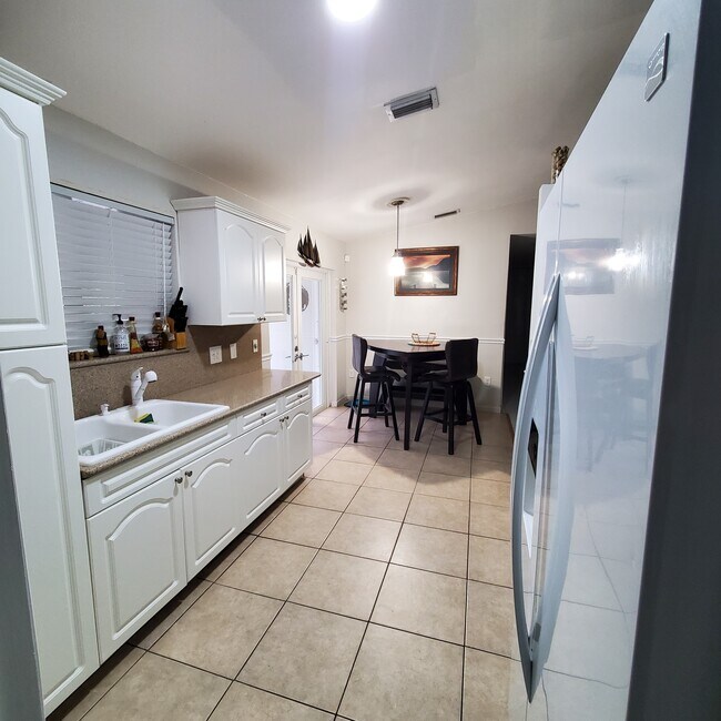 Building Photo - 9942 SW 154th St