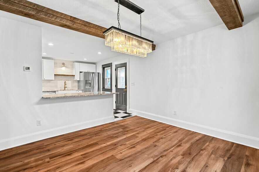 Building Photo - 3127 33rd Ave S